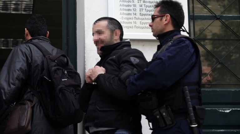 Οι φωνές δύο γυναικών έσωσαν τον φοιτητή από τους χρυσαυγίτες