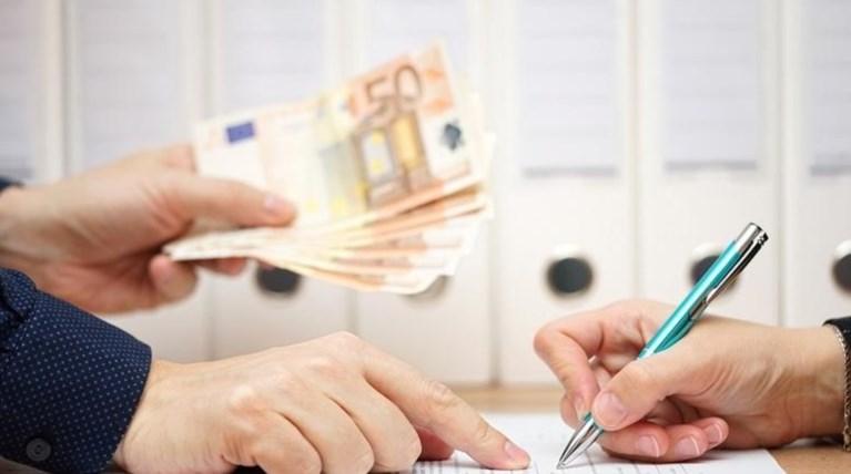 Τι ισχύει με το δώρο του Πάσχα - Πότε πρέπει να πληρωθεί