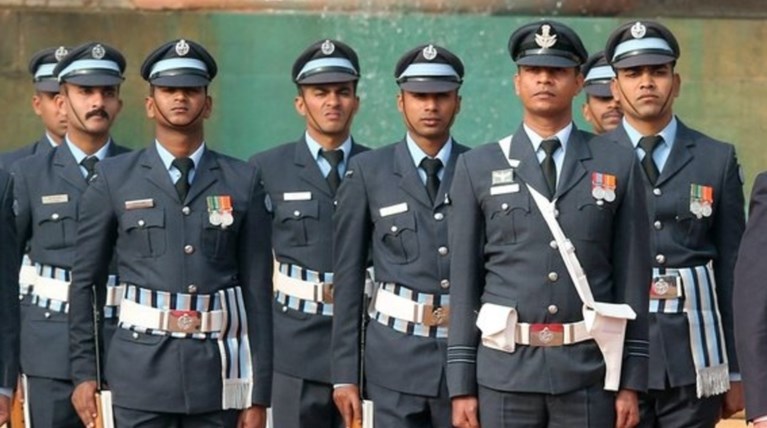 Σε ποια χώρα οι αστυνομικοί θα πρέπει να βλέπουν θέατρο για... επιμόρφωση;