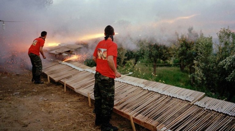 Για κρυφά πολεμοφόδια- ρουκέτες ψάχνει η ΕΛ.ΑΣ στο Βροντάδο