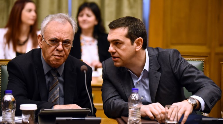 Κορδέλες και σκανδαλολογία τα... αντίμετρα για τα νέα μέτρα