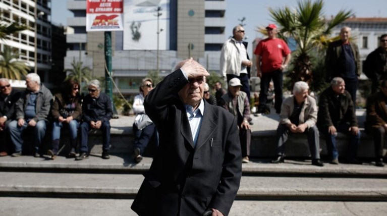 Ποιοι θα χάσουν πάνω από δύο συντάξεις με τα νέα μέτρα