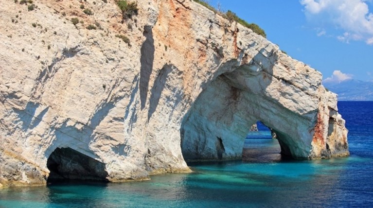 Αυτά είναι τα 19 τοπ ελληνικά νησιά, σύμφωνα με τον Guardian