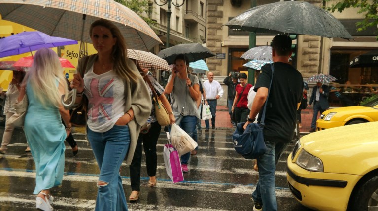 Ο καιρός σήμερα: Άνοδος θερμοκρασίας με τοπικές βροχές