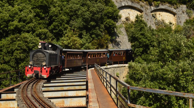 Εκτροχιάστηκε βαγόνι του Μουτζούρη στο Πήλιο