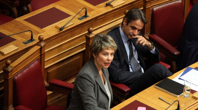 Η Παπακώστα μέσω fb ομνύει στον αρχηγό και δηλώνει στρατιώτης της ΝΔ