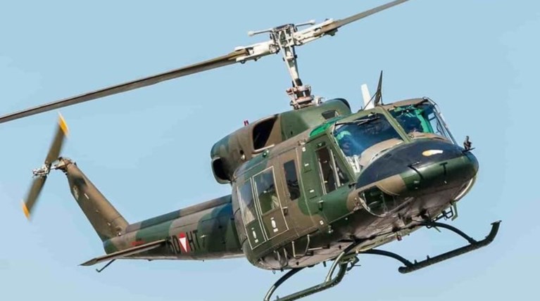 Αυτό είναι το ελικόπτερο Χιούι που κατέπεσε στην Ελασσόνα- Εικόνες & βίντεο