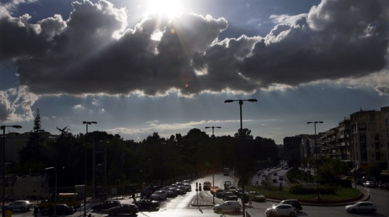 Σκηνικό ...φθινοπώρου με βροχές και καταιγίδες