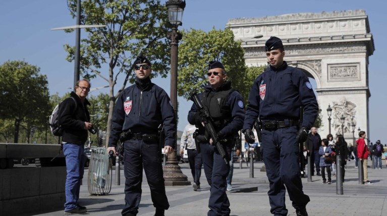 Γαλλία: Σε εξέλιξη οι έρευνες για την επίθεση στα Ηλύσια Πεδία