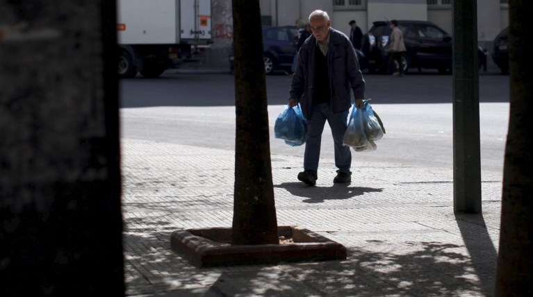 Στοιχεία σοκ: Με 1.100 ευρώ τα βγάζει πέρα το μέσο νοικοκυριό στην Ελλάδα