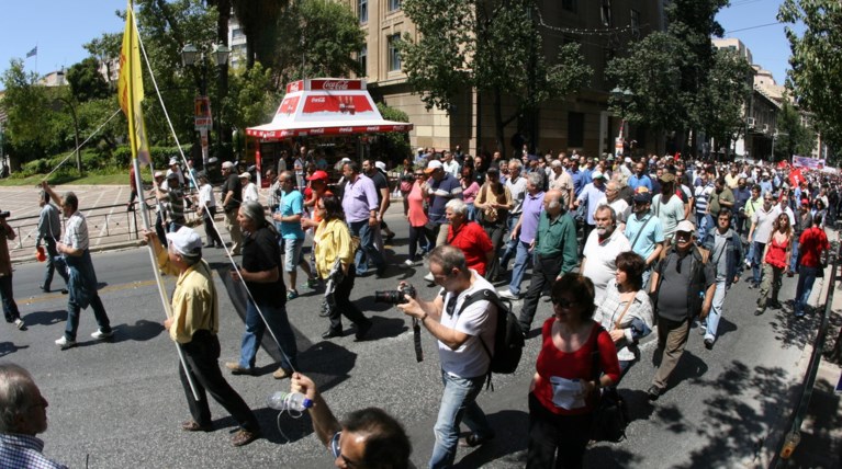 Με νόμο πλέον υποχρεωτική αργία η Πρωτομαγιά