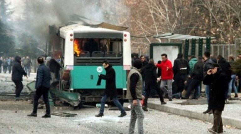 Κωνσταντινούπολη: Εκρηξη σε βαν που μετέφερε φοιτητές στο αεροδρόμιο
