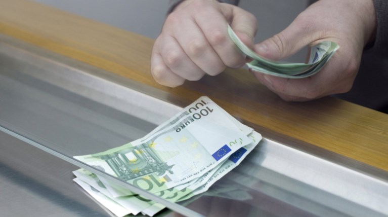 Νέο «κούρεμα» δόσεων με το νόμο Κατσέλη