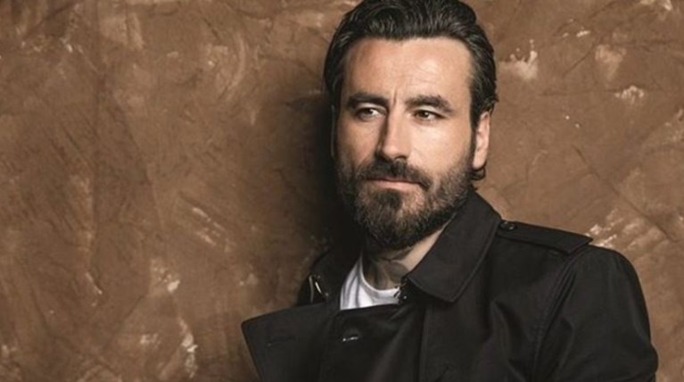 Νέο look για τον Γιώργο Μαυρίδη: Ξύρισε το μούσι και άφησε...