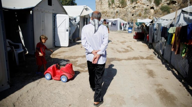 O Guardian στη Χίο: To «βρώμικο μυστικό» της Ευρώπης