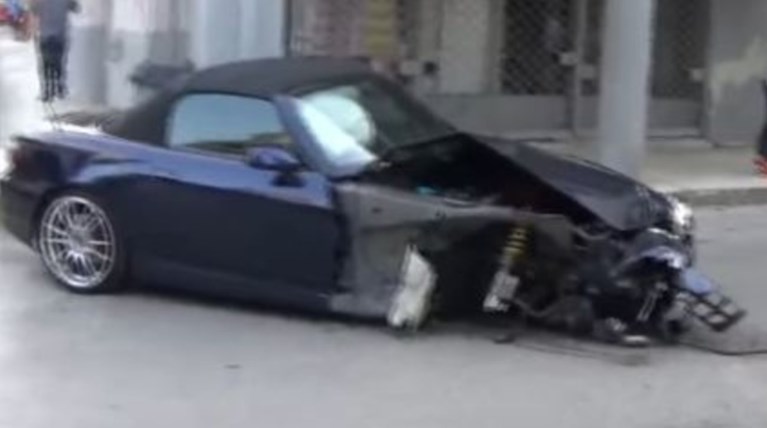 Τρομακτικό τροχαίο στο κέντρο της Πάτρας -vid