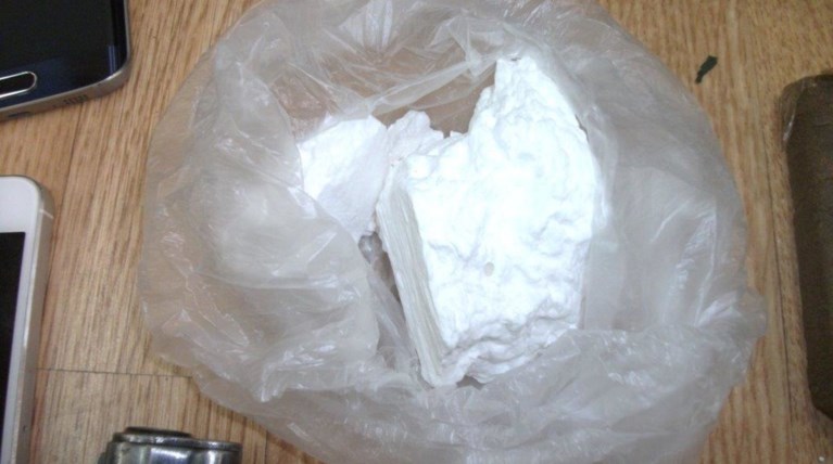 Αστυνομικός «αγόρασε» σε παγίδα κοκαΐνη αξίας 70 χιλ. ευρώ