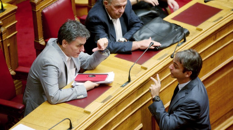 Κόντρα ΝΔ-Τσακαλώτου για τη διανομή των 450 εκ. του πλεονάσματος