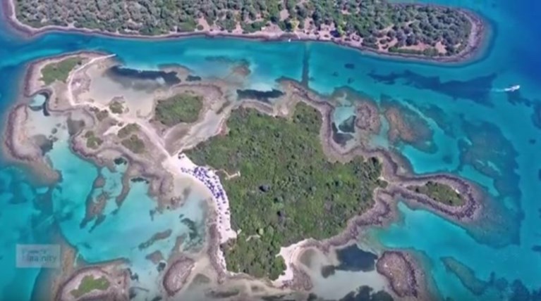 Οι Μπαχάμες της Ελλάδας: Ενας τιρκουάζ παράδεισος δύο ώρες από την Αθήνα