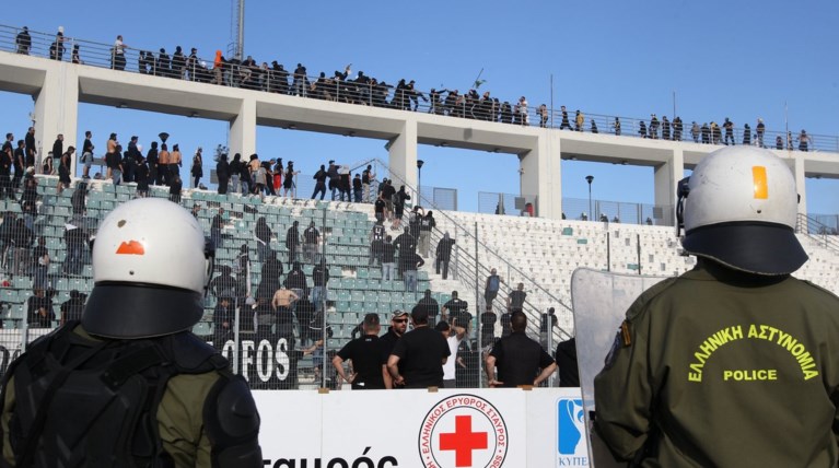 Βόλος:  Δεκάδες οι τραυματίες οπαδοί ακόμη και με μαχαιριές