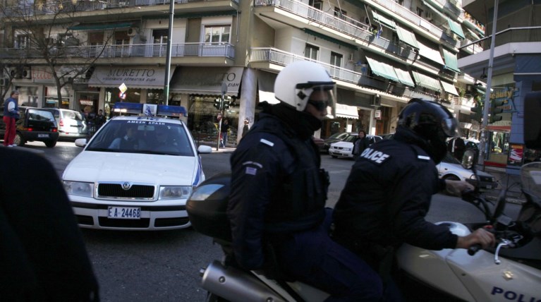 Σπείρα 13χρονων ρήμαζε πεζούς και οδηγούς ΙΧ στην Αχαρνών