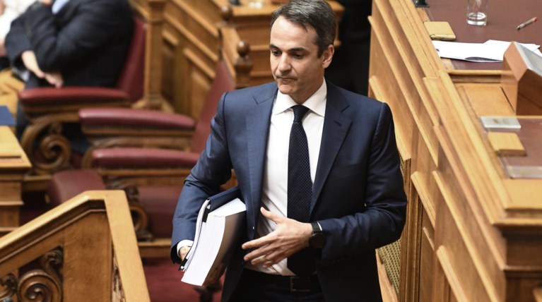 Μητσοτάκης στο Twitter: «Ψηφίζουν αδίστακτα μνημόνιο 4 με 5 δισ νέα μέτρα»