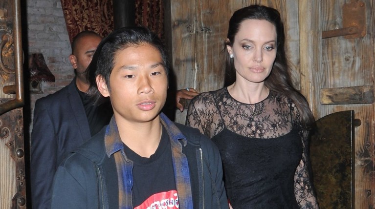 Αντζελίνα Τζολί: Δείπνο για δύο με τον γιο της για την ημέρα της μητέρας