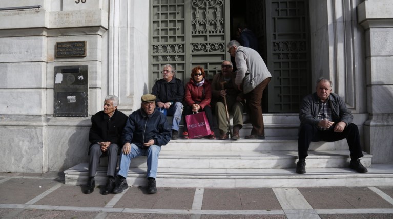 Οι συνταξιούχοι πληρώνουν τη «νύφη» με περικοπές 6,5 δισ. ευρώ