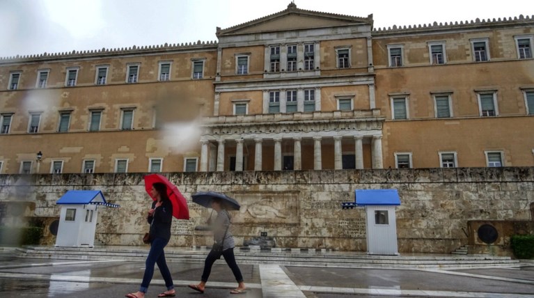 Μετωπική στη Βουλή για τα νέα μέτρα, Survivor στην κοινωνία