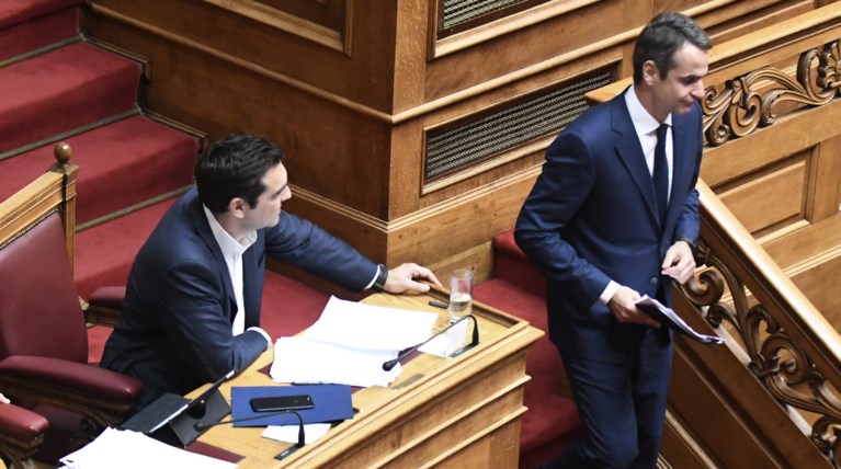 Κυριάκος: Ψηφίστε και παραιτηθείτε- Τσίπρας: Είστε σε αδιέξοδο