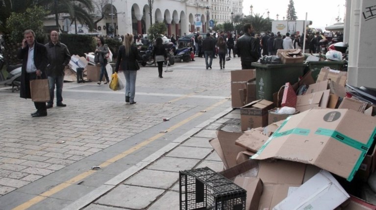 Θεσσαλονίκη: 48ωρη απεργία της ΠΟΕ - ΟΤΑ με σκουπίδια παντού