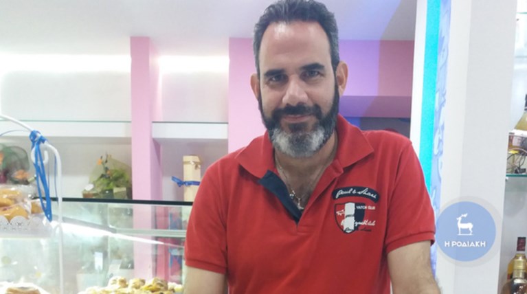 O ζαχαροπλάστης που χαρίζει γλυκά σε όλη τη Ρόδο