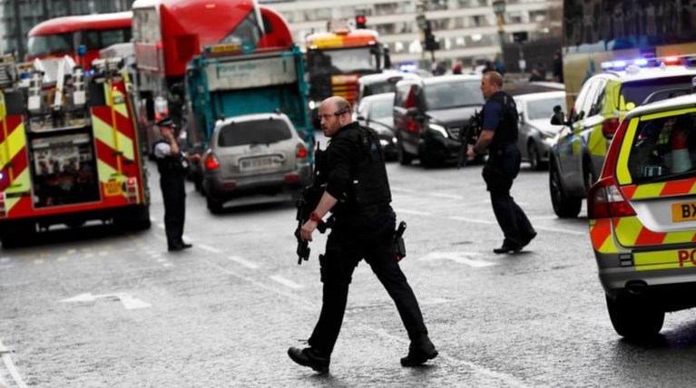 Εκλεισε η γέφυρα του Ουέστμινστερ - Αστυνομία στο σημείο