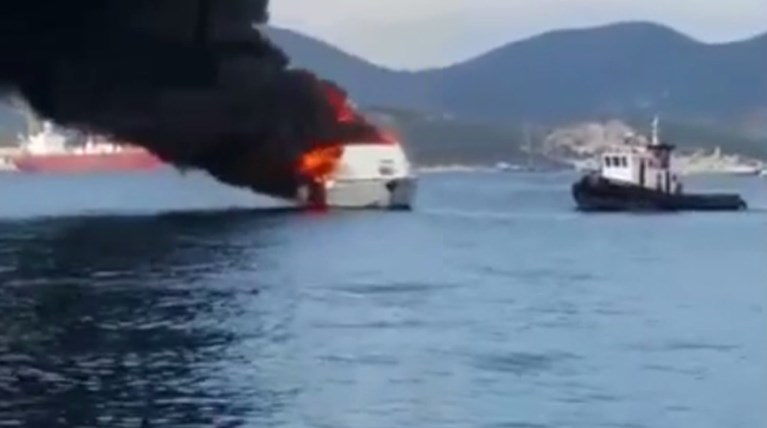 Πυρκαγιά σε θαλαμηγό στα ναυπηγεία Περάματος