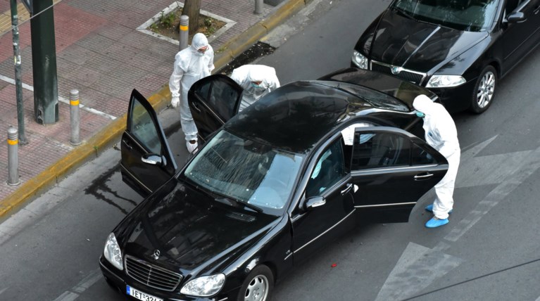 Τι κατέθεσε ο φρουρός του Παπαδήμου για το φάκελο που εξερράγη