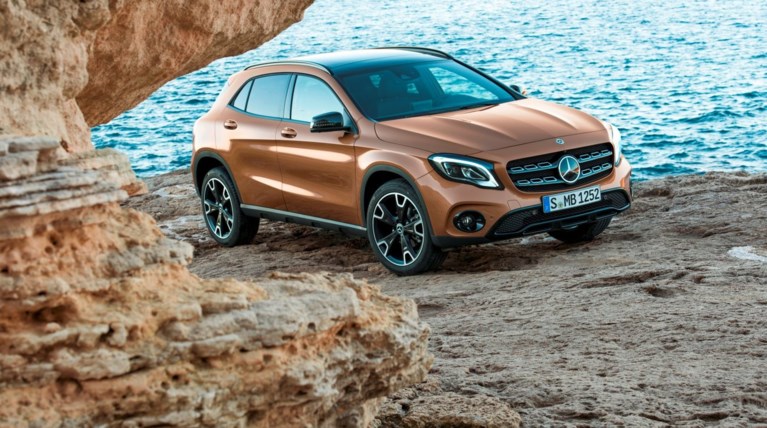 Mercedes-Benz GLA facelift: Ανανέωση παντού