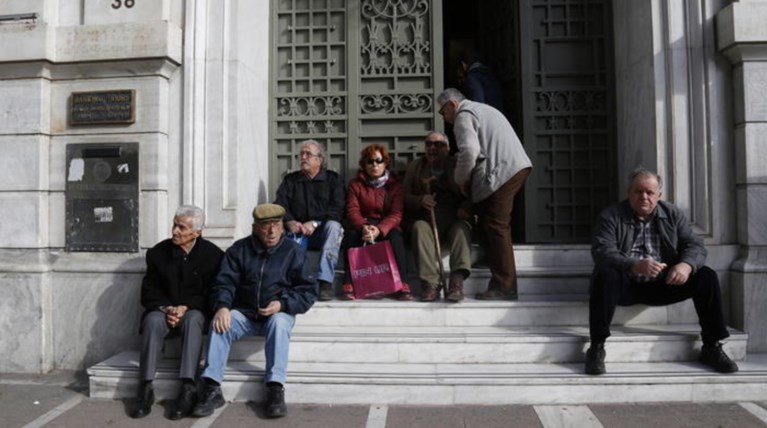 Άλλο ένα ελληνικό παράδοξο: Πανάκριβες οι...χαμηλές συντάξεις