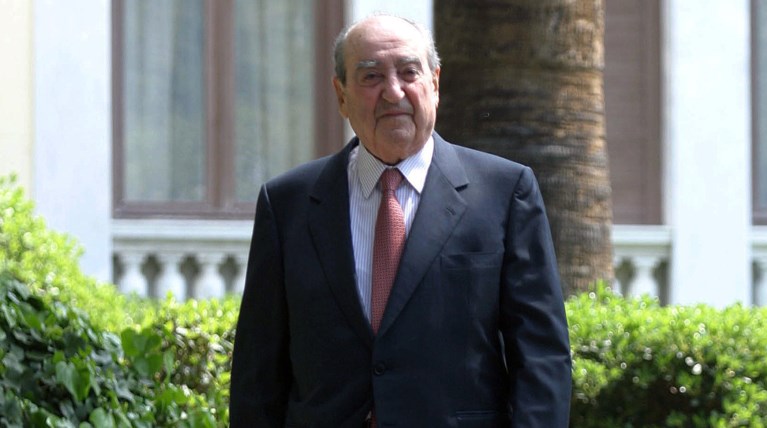 Οικογένεια Μητσοτάκη: Να μην τελεστεί δημοσία δαπάνη η κηδεία του