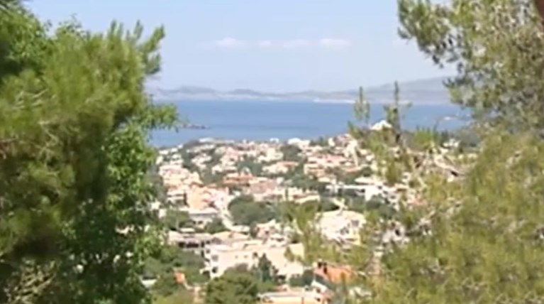Σπείρα διέρρηξε, δυο και τρεις φορές σπίτια στην Σαρωνίδα!