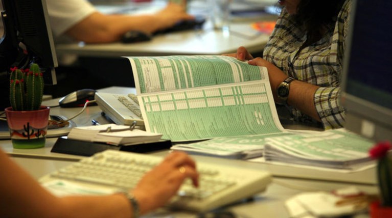 Καμία παράταση για τις φορολογικές δηλώσεις λέει το υπ. Οικ.