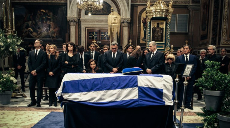 Σε κλίμα συγκίνησης το «τελευταίο αντίο» στον Κ. Μητσοτάκη