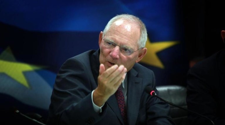 Σόιμπλε: Η Ελλάδα θα σταθεί στα πόδια της μόνο με τις μεταρρυθμίσεις