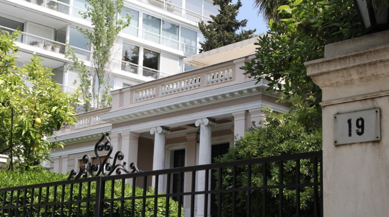 Με Σύνοδο Κορυφής «απειλεί» η κυβέρνηση τους δανειστές