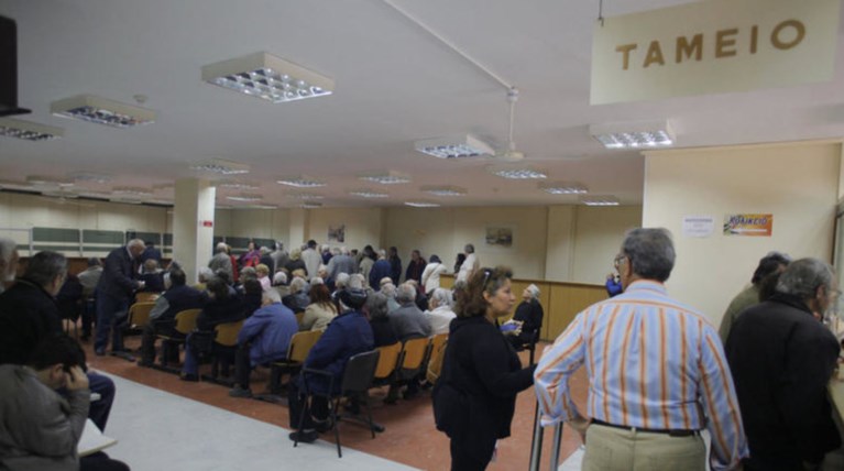 Στοιχεία σοκ: Εως 72,45% οι κρατήσεις από φόρους και εισφορές