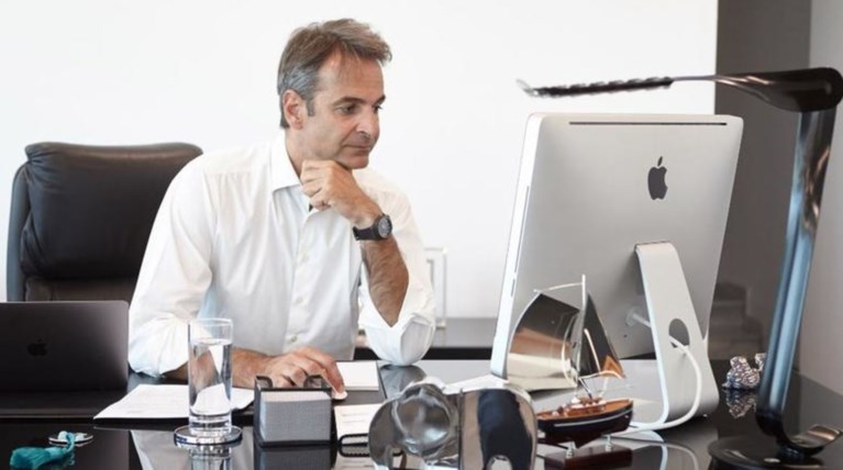 Μπαράζ συσκέψεων του Κυριάκου με τους συνεργάτες του