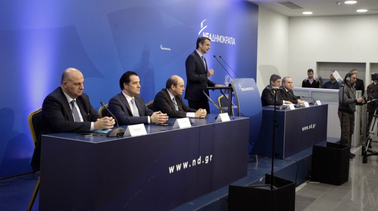 «Γαλάζιο» πονοκέφαλο προκαλούν οι τελευταίες δημοσκοπήσεις