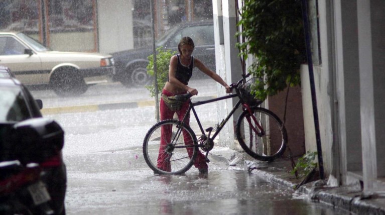 Τριήμερο με βροχές και καταιγίδες - αναλυτική πρόγνωση
