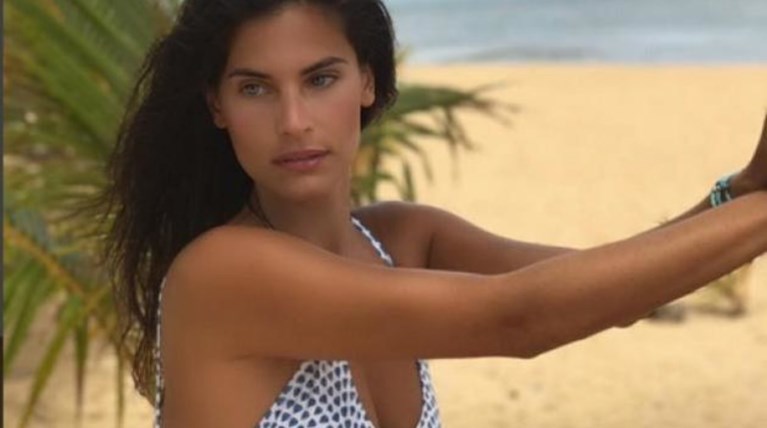 Η Χριστίνα Μπόμπα στο νοσοκομείο. Η φωτογραφία με τον ορό