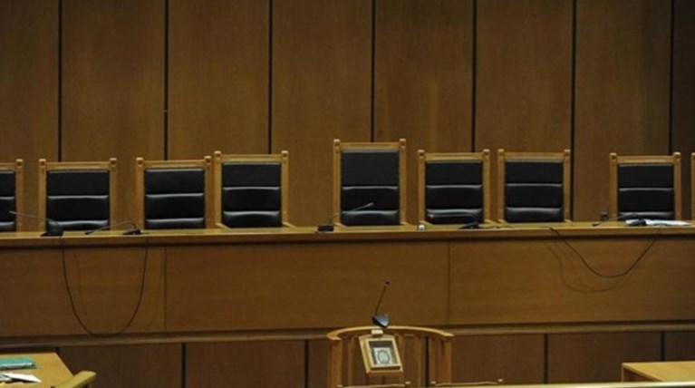 Ποινή φυλάκισης σε μητέρα που «άρπαξε» την 10χρονη κόρη της