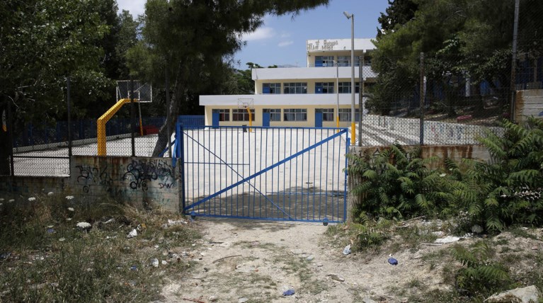 Θρίλερ στο Μενίδι: Πυροβόλησαν στο κεφάλι 11χρονο σε σχολείο